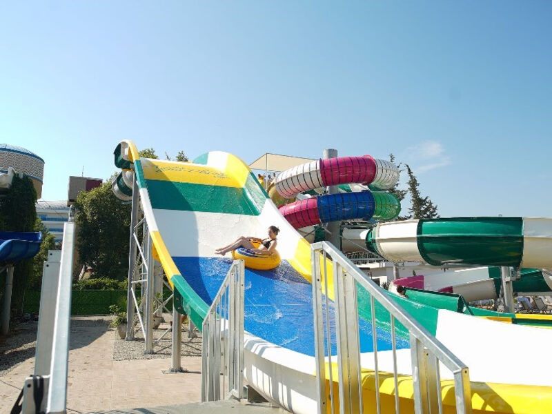 Club Aqua Plaza