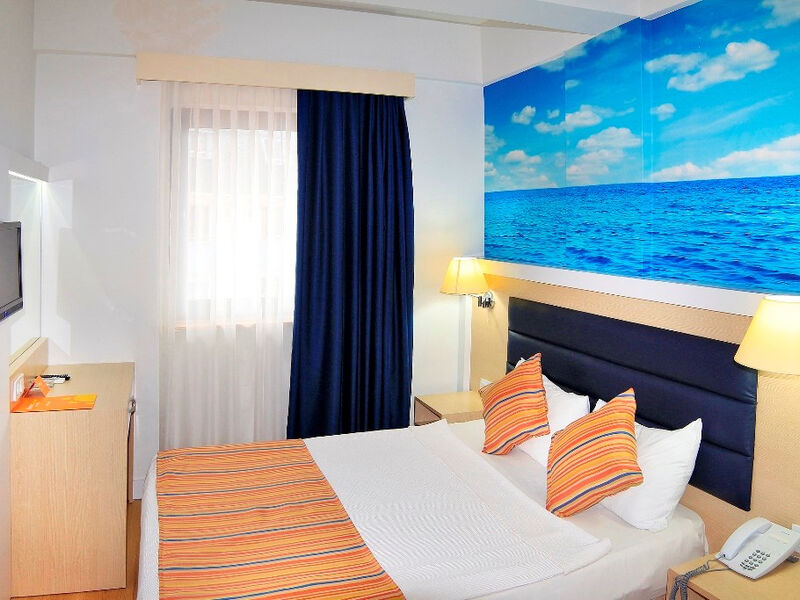 Club Aqua Plaza