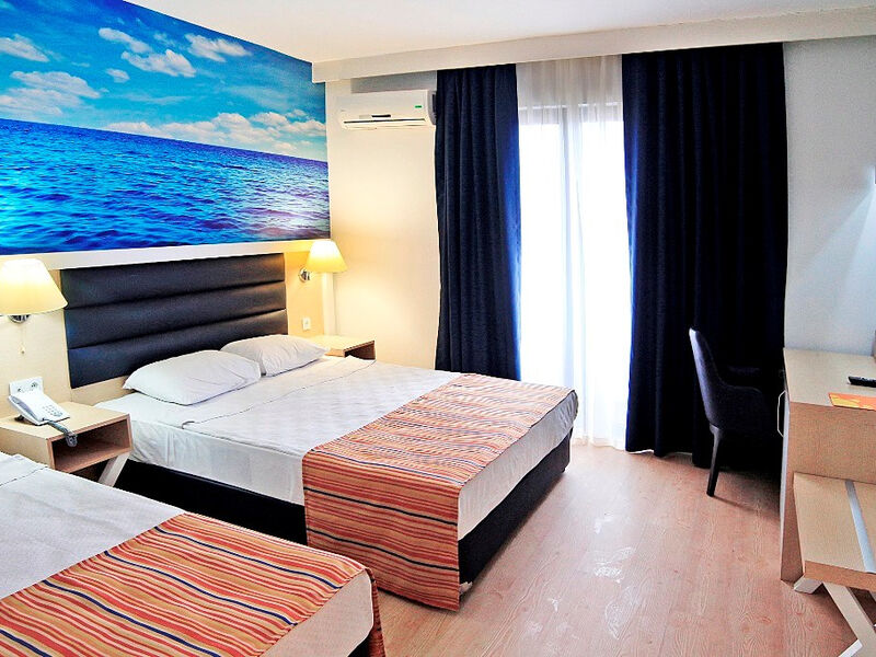 Club Aqua Plaza