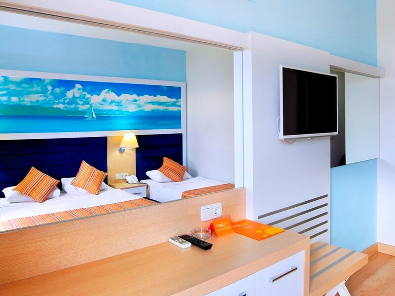 Club Aqua Plaza
