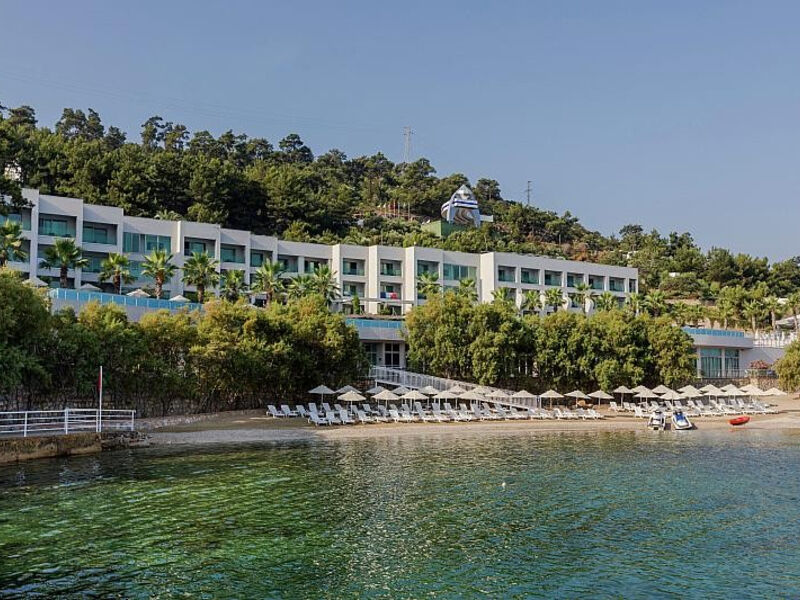 Blue Dreams Resort