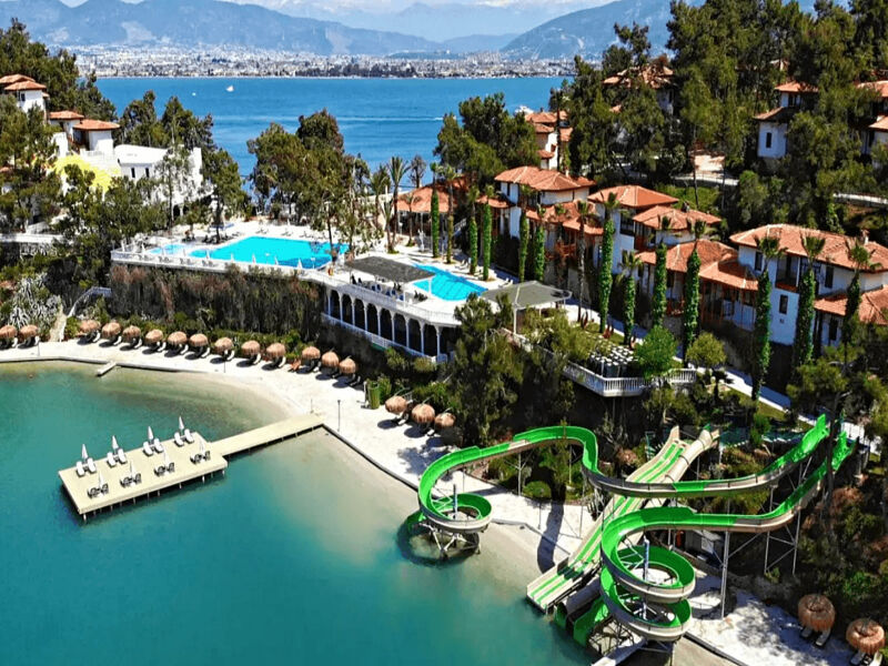 Club and Hotel Letoonia