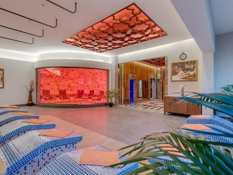 Club Mega Saray