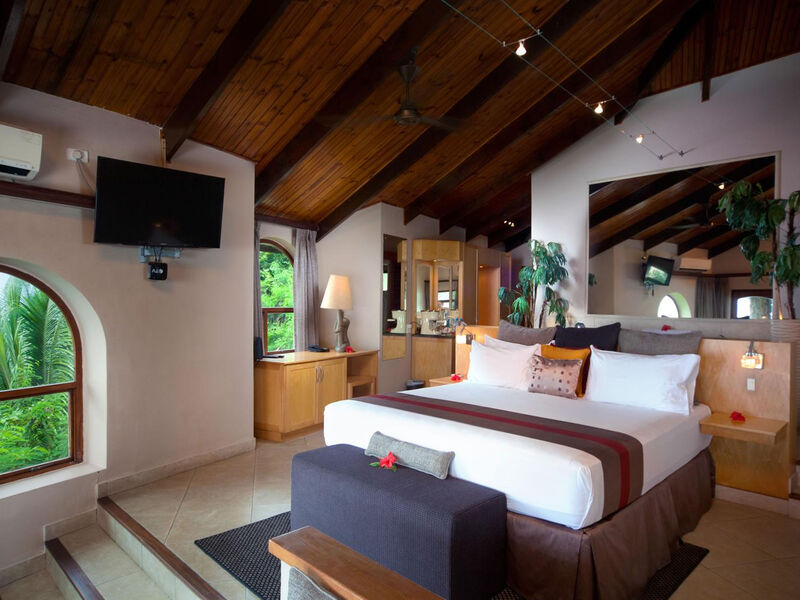 Coco De Mer & Black Parrot Suites