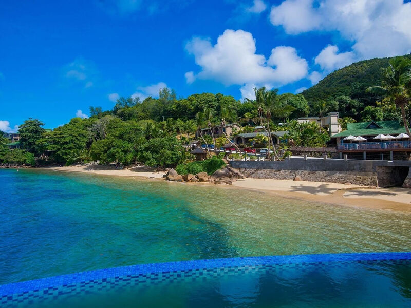 Coco De Mer & Black Parrot Suites