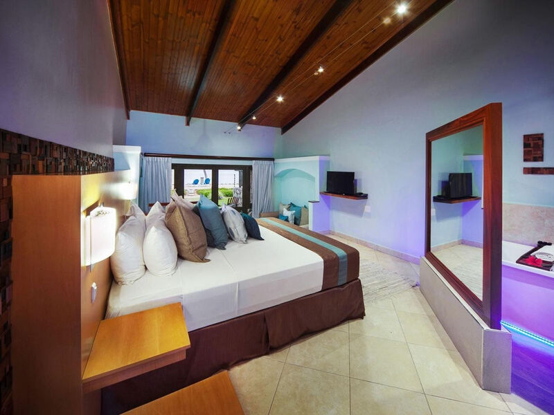 Coco De Mer & Black Parrot Suites