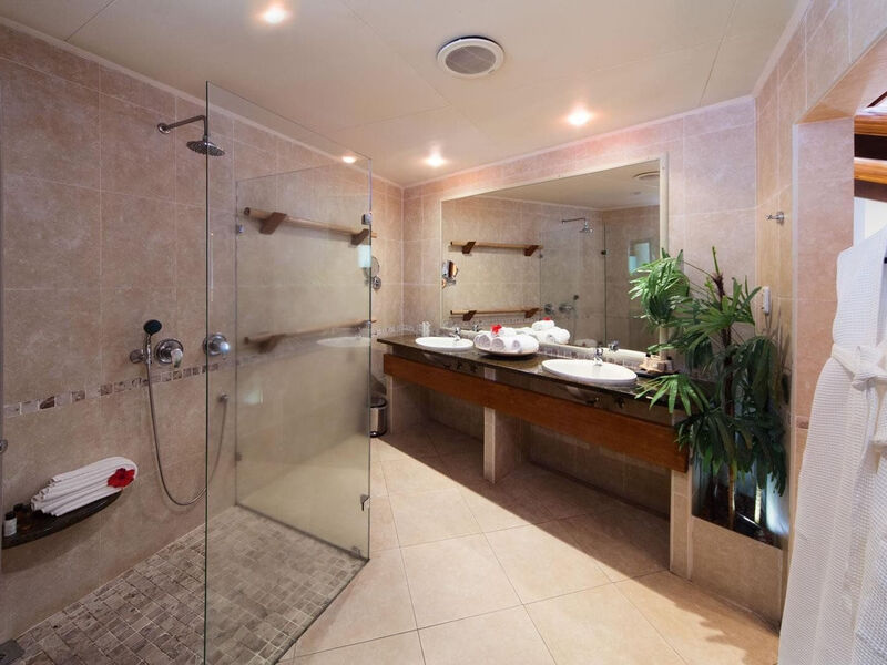 Coco De Mer & Black Parrot Suites