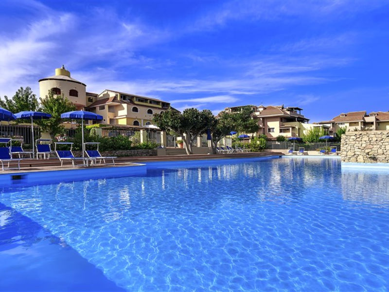 Colonna Beach Hotel & Residence