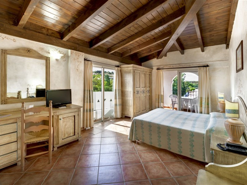 Colonna Beach Hotel & Residence