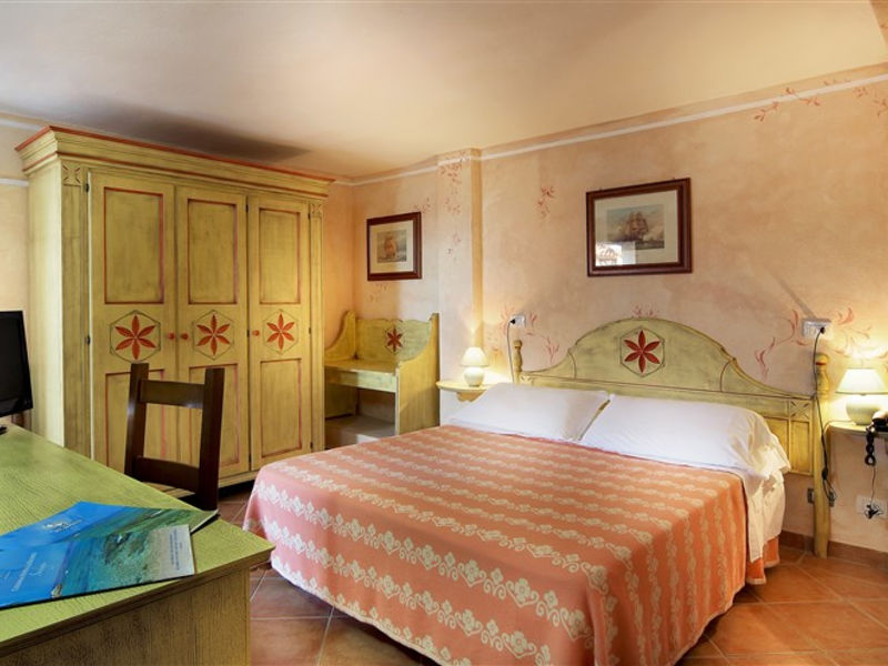 Colonna Beach Hotel & Residence