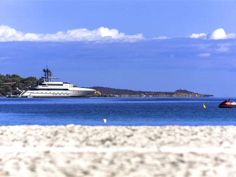 Colonna Beach Hotel & Residence