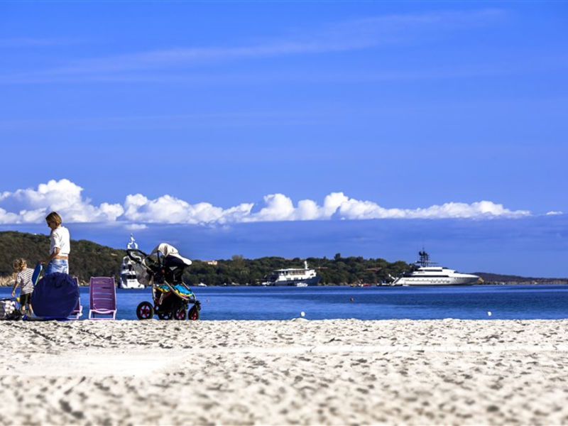 Colonna Beach Hotel & Residence