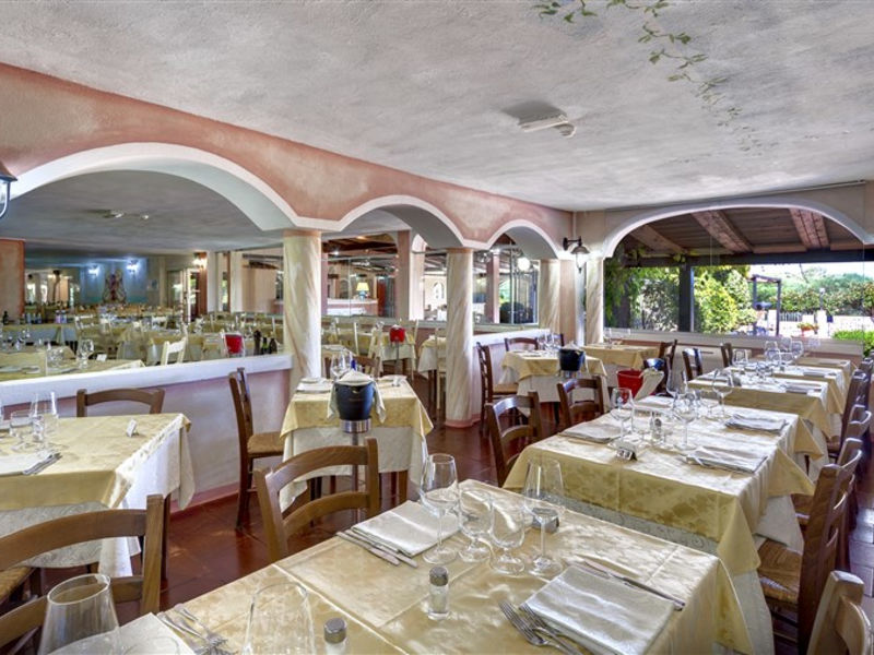 Colonna Beach Hotel & Residence