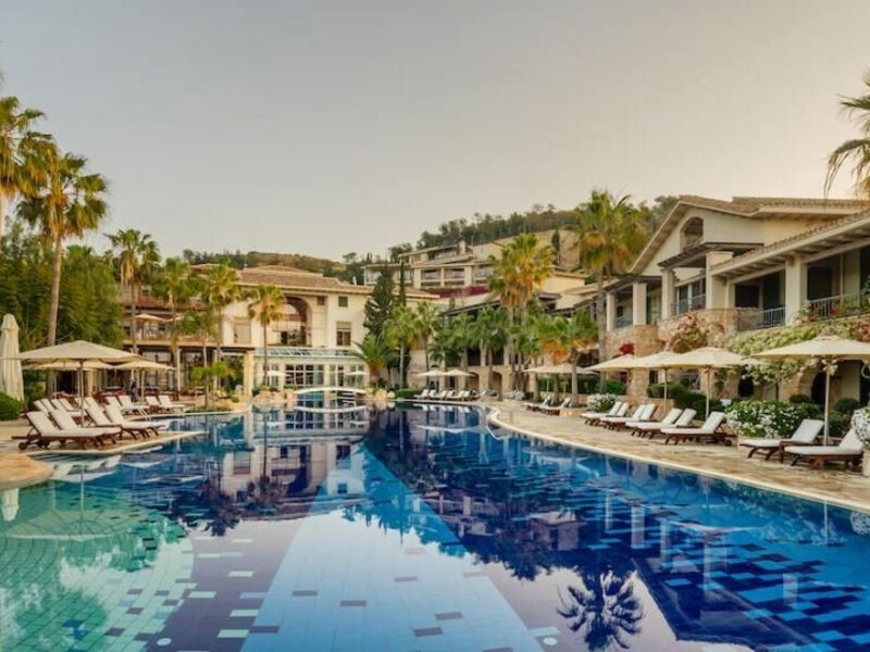 Columbia Beach Resort