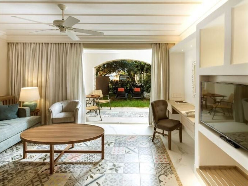 Columbia Beach Resort