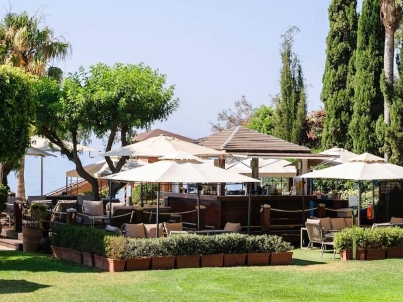 Columbia Beach Resort