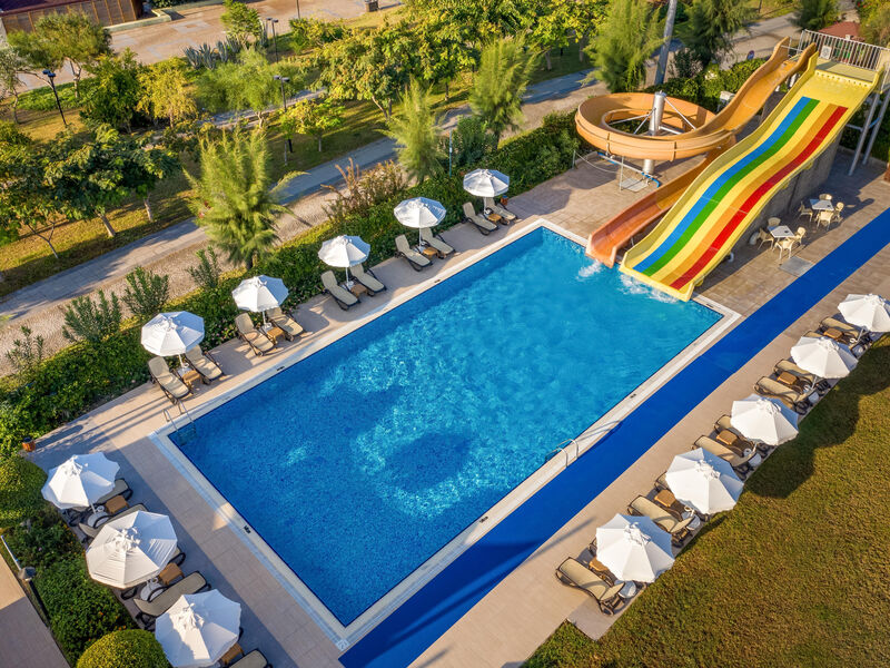 Commodore Elite Suite and Spa