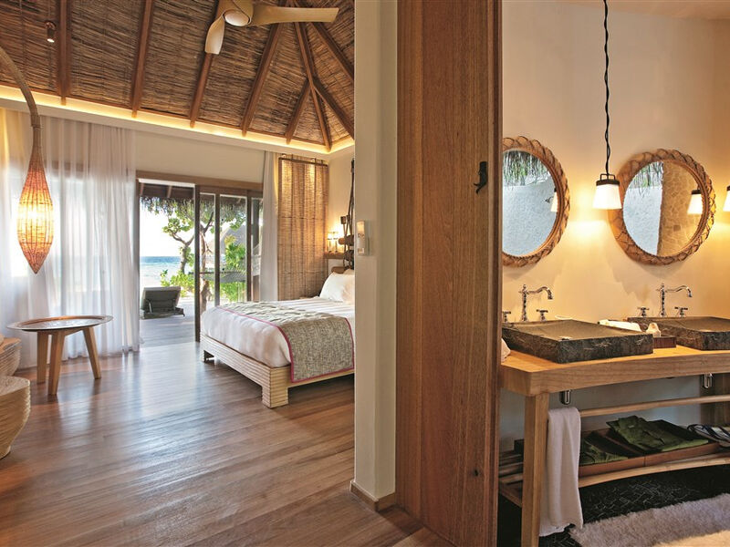 Constance Moofushi