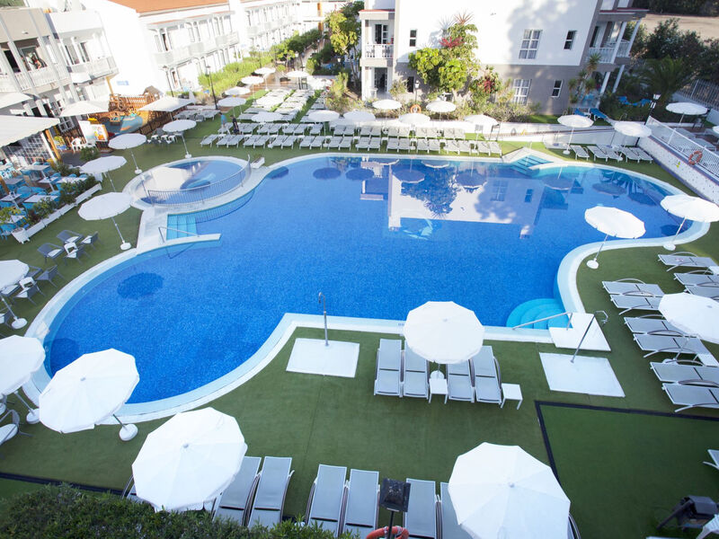 Coral Compostela Beach Golf