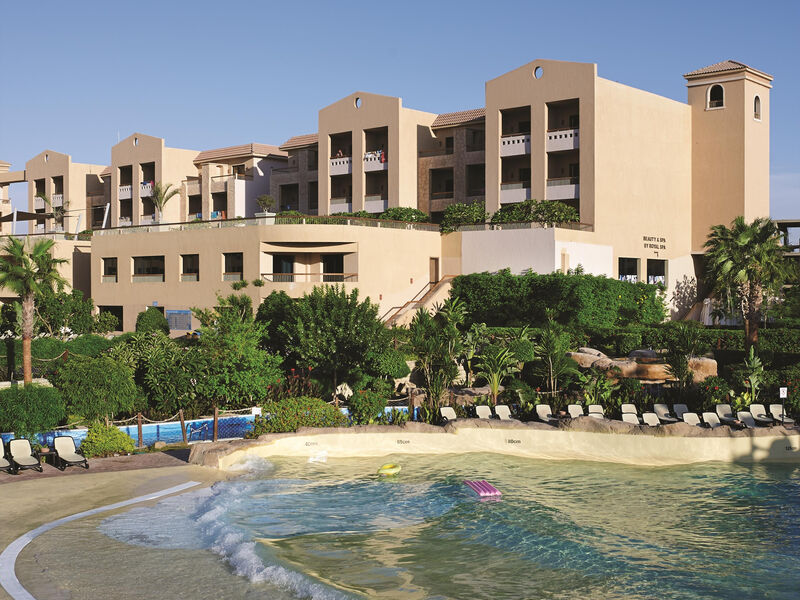 Coral Sea Aqua Club Resort