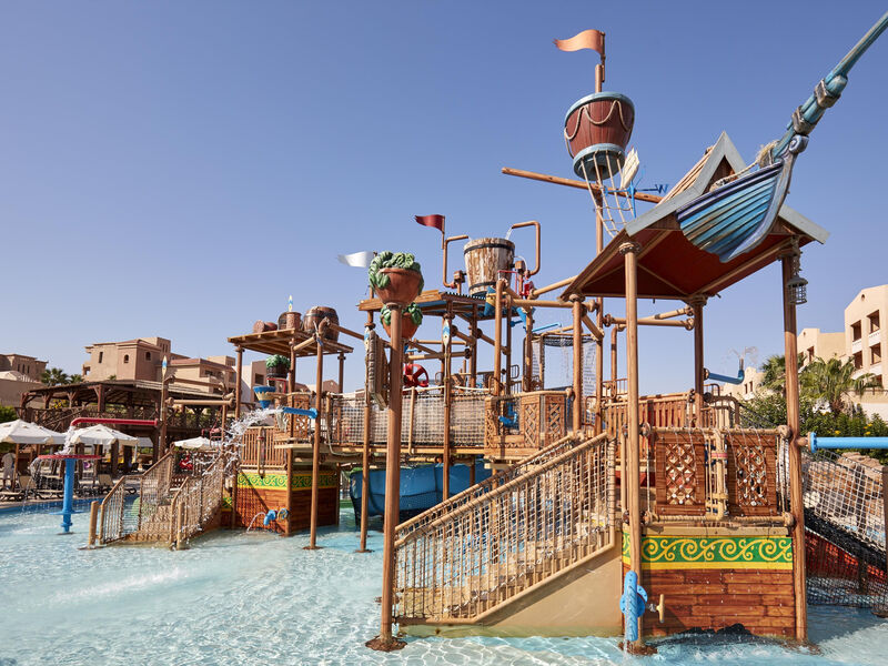 Coral Sea Aqua Club Resort