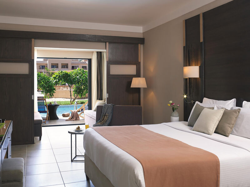 Coral Sea Aqua Club Resort