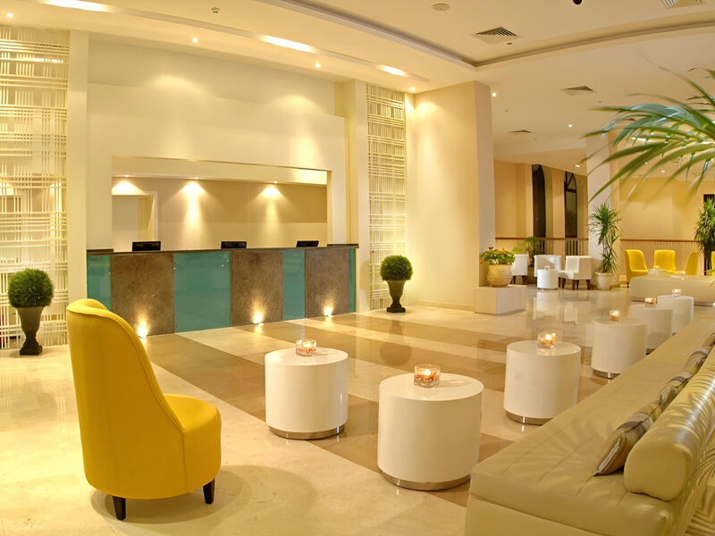 Coral Sea Aqua Club Resort
