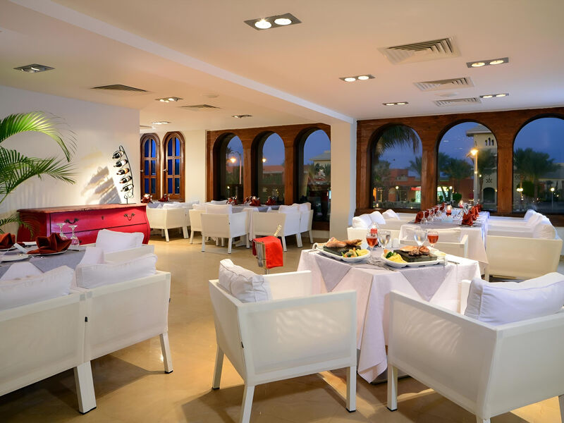 Coral Sea Aqua Club Resort