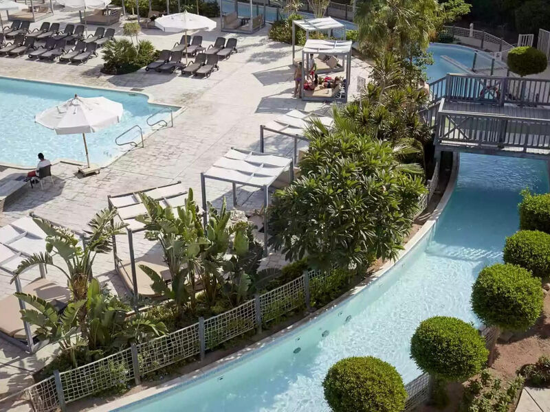 Coral Sea Water World Resort
