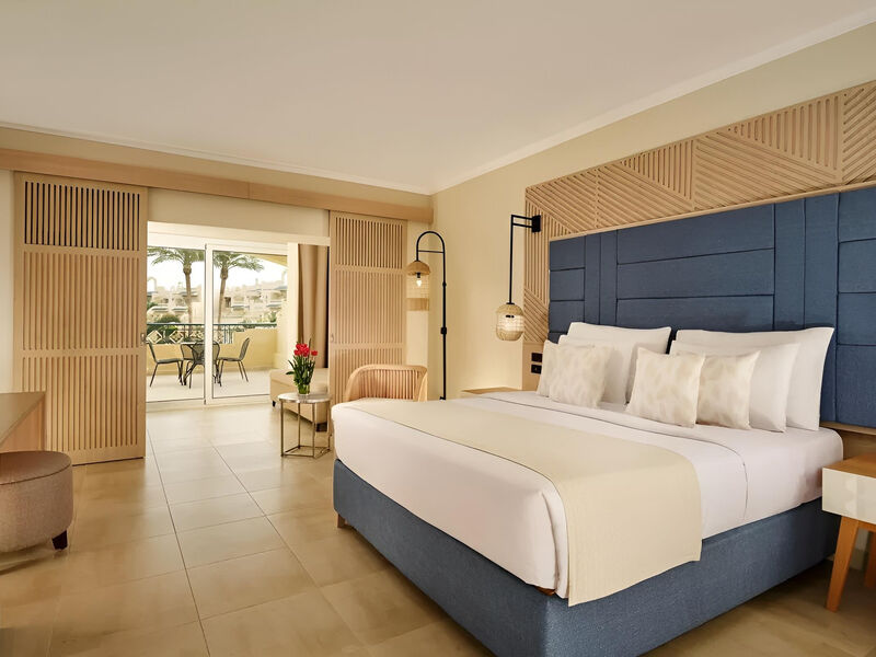 Coral Sea Water World Resort