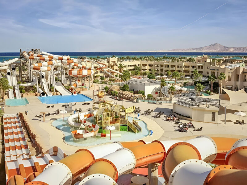 Coral Sea Water World Resort