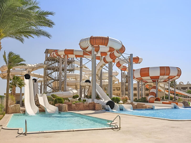 Coral Sea Water World Resort
