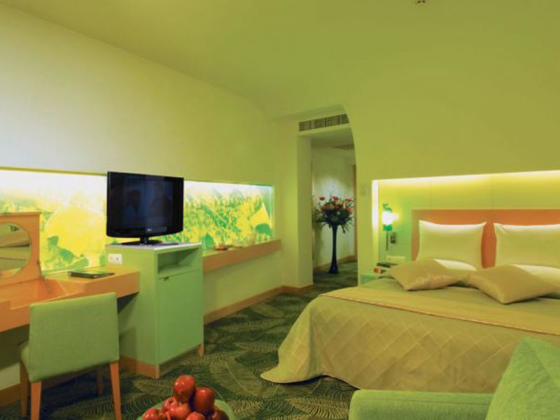 Cornelia De Luxe Resort