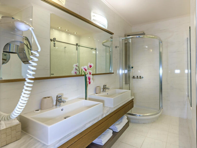 Cosmopolitan Hotel & Spa