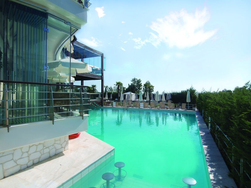 Cosmopolitan Hotel & Spa