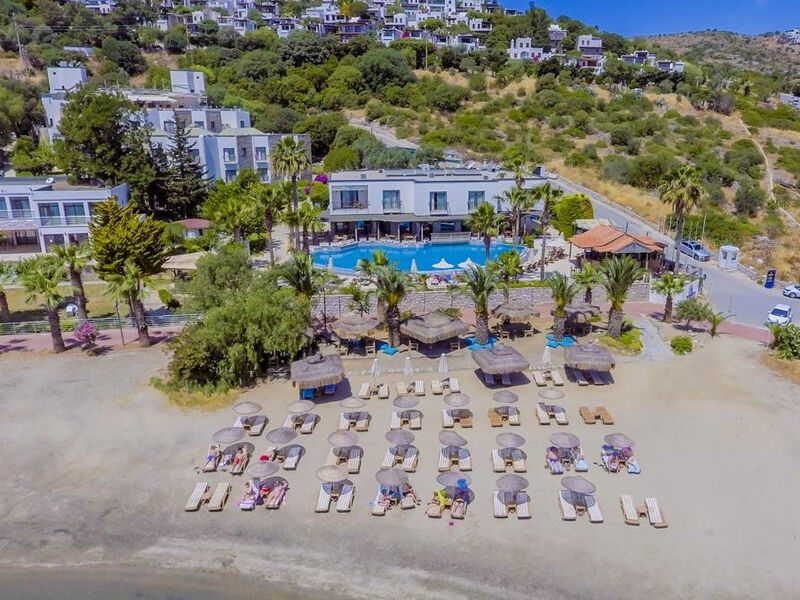 Costa 3s Beach