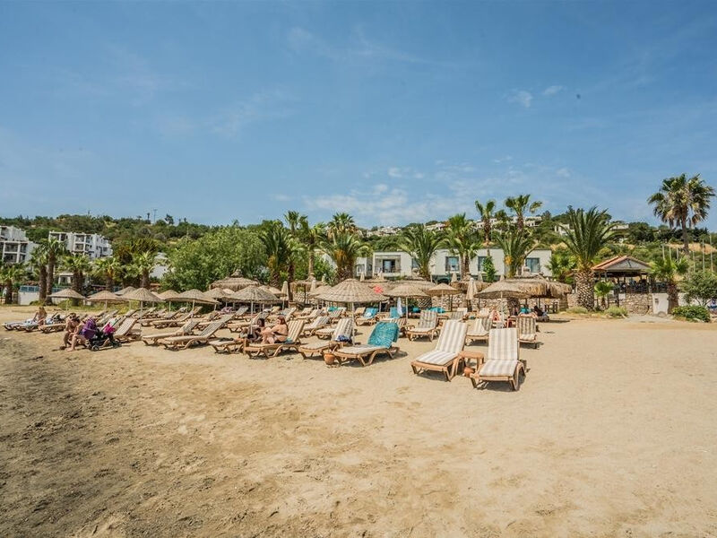 Costa 3s Beach