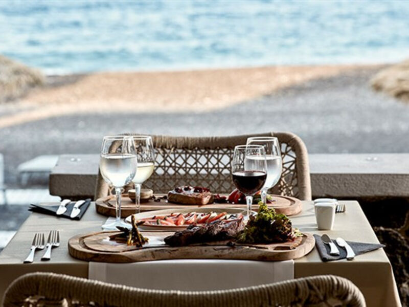 Costa Grand Resort & Spa
