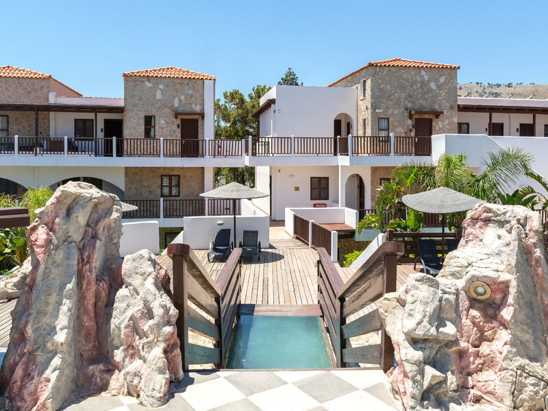 Costa Lindia Beach Resort