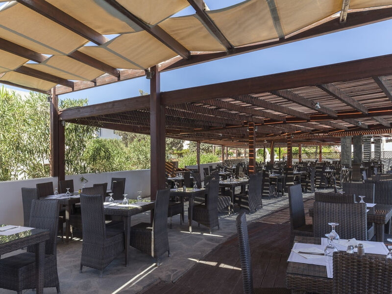 Costa Lindia Beach Resort
