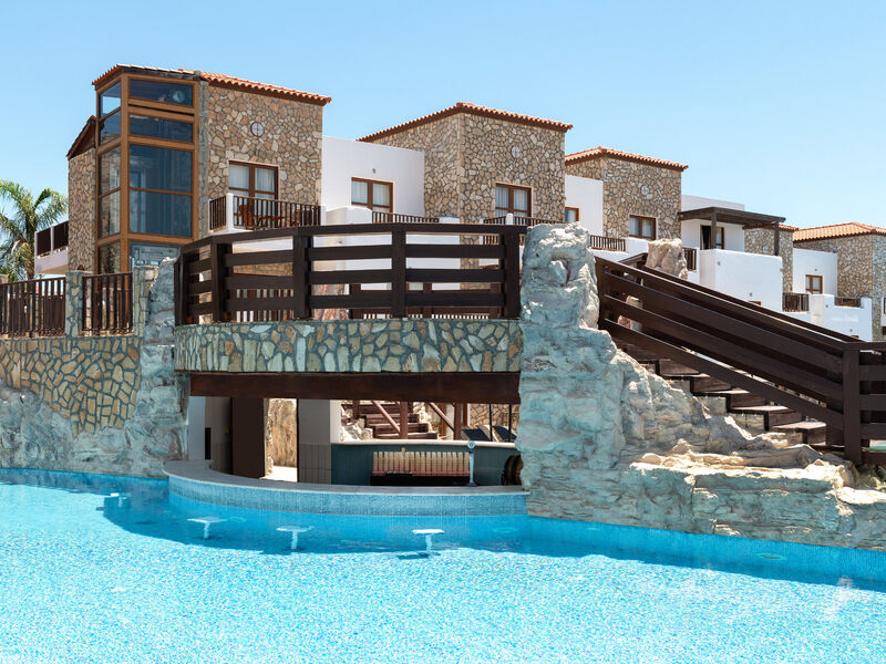 Costa Lindia Beach Resort