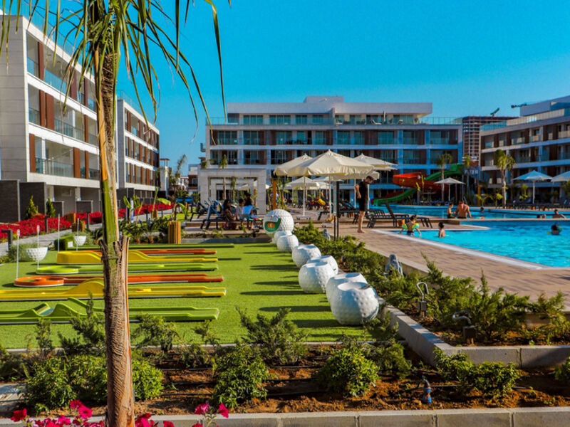 Courtyard Long Beach Holiday Resort