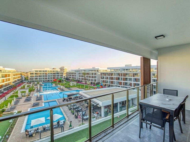 Courtyard Long Beach Holiday Homes