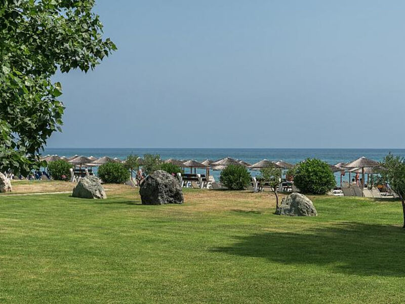 Cronwell Platamon Resort