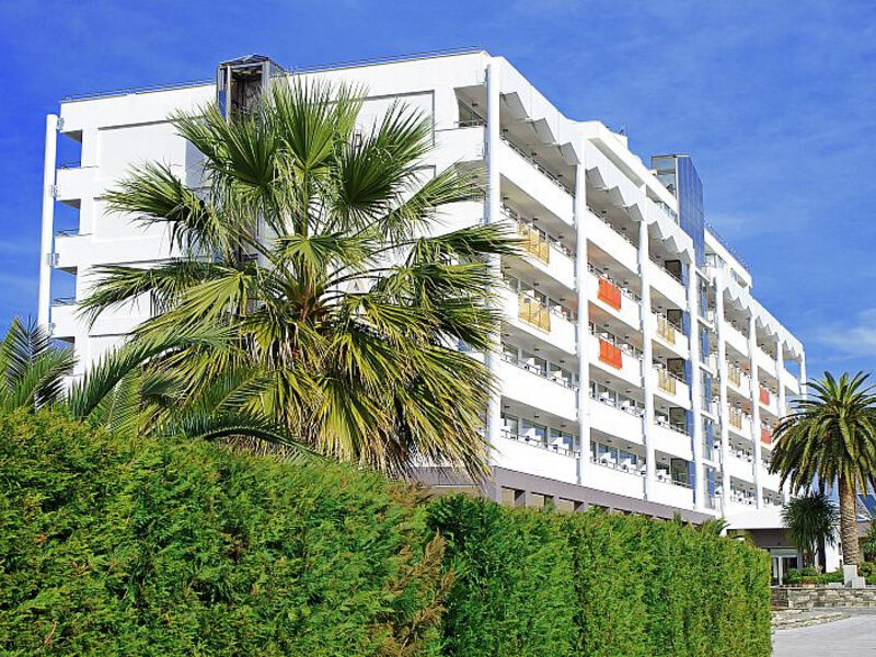 Cronwell Platamon Resort