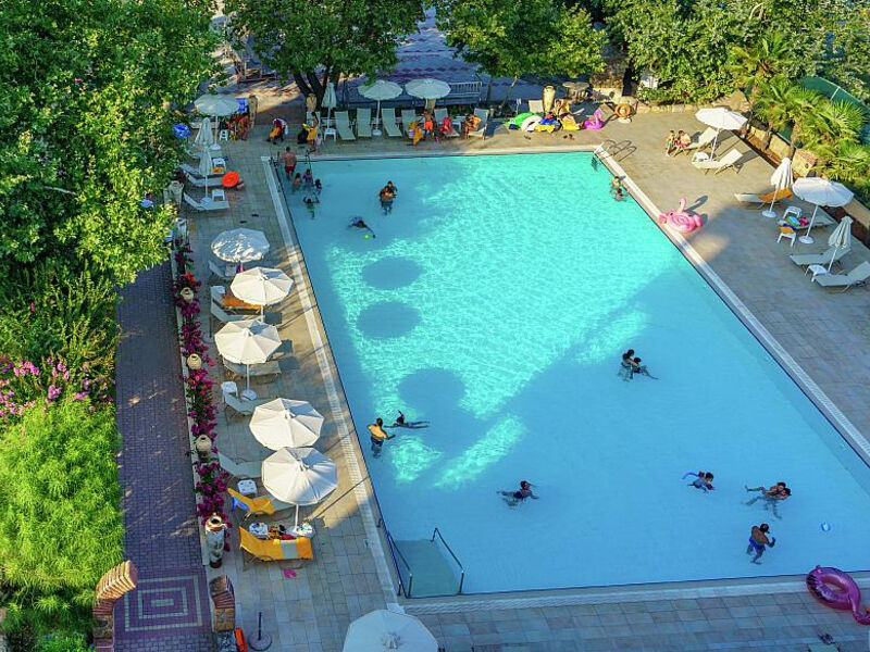 Cronwell Platamon Resort