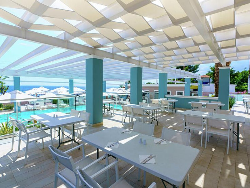 Cronwell Resort Sermilia
