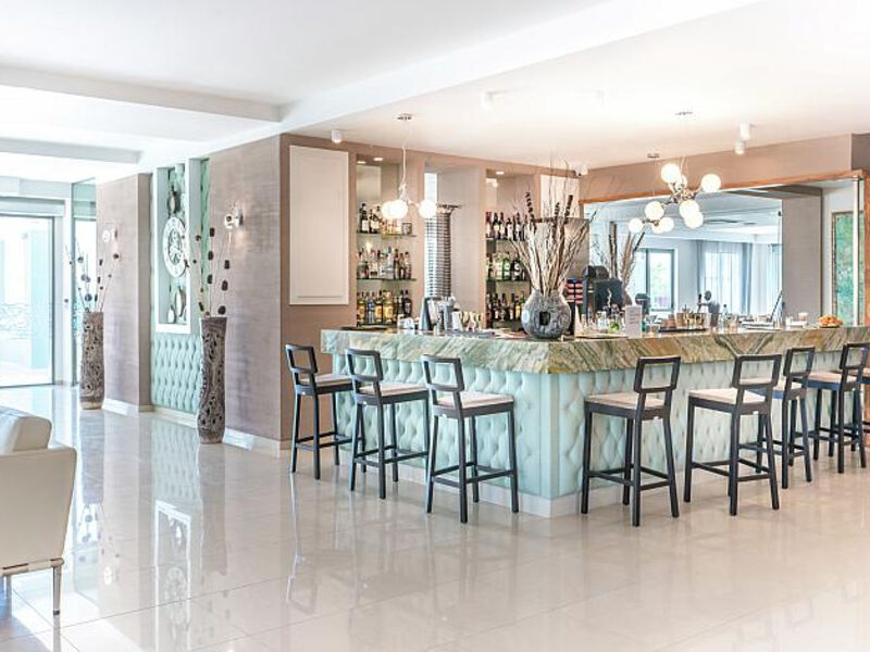 Cronwell Resort Sermilia