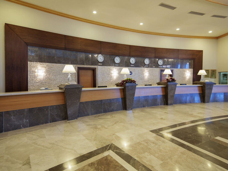 Crystal Admiral Resort Suites & Spa
