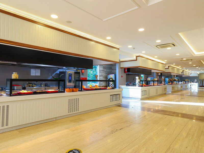 Crystal Admiral Resort Suites & Spa